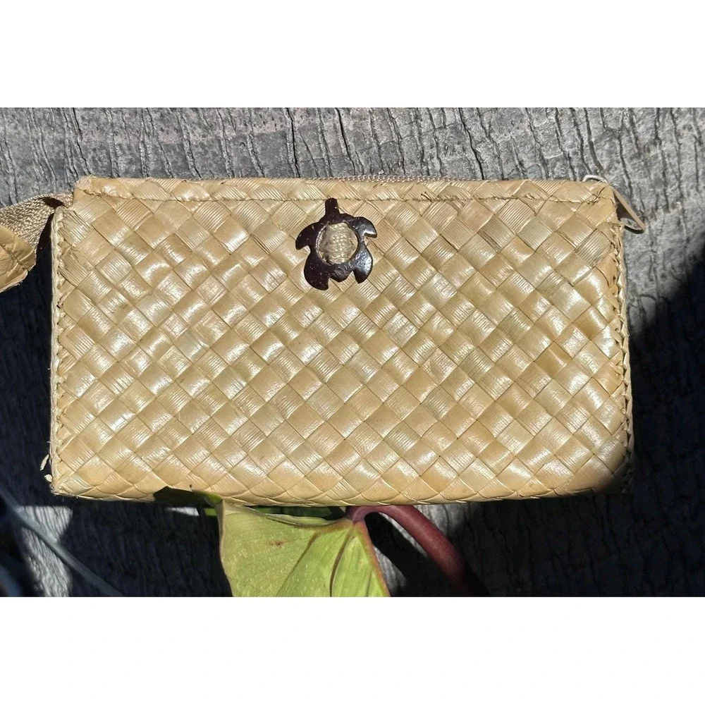 Honu Lauhala Clutch Makeup bag: Pūhala Woven Hawaiian Sea Turtle